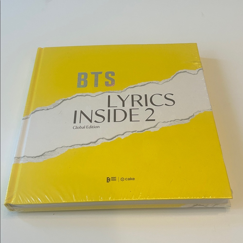 BTS Lyrics Inside 2 Global Edition with mini-book - sealed